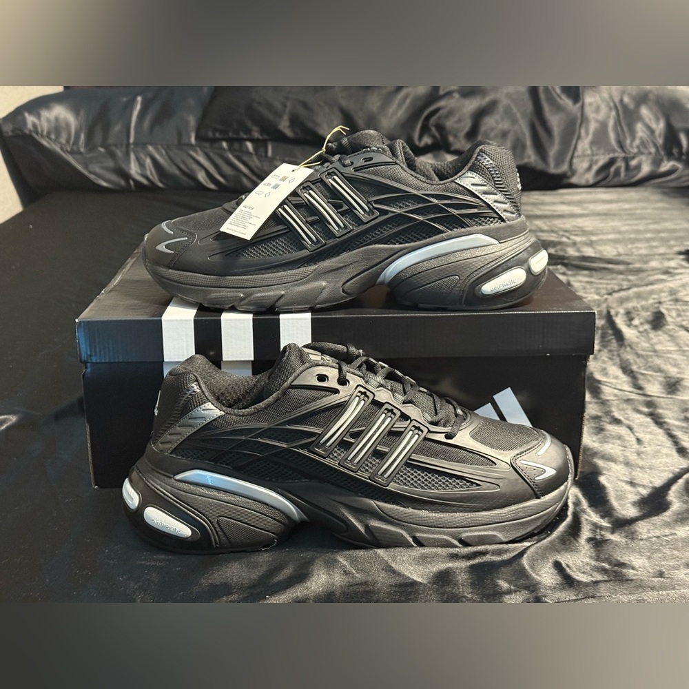 Men's Size 12.5 - Adidas Adistar XLG 2.0 'Core Black Silver'